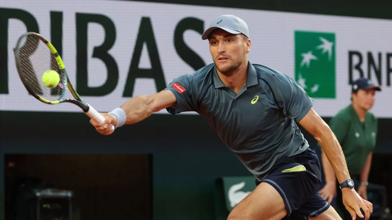 Roland-Garros : Raphaël Collignon élimine Ben Shelton, qualifié pour le 3e tour