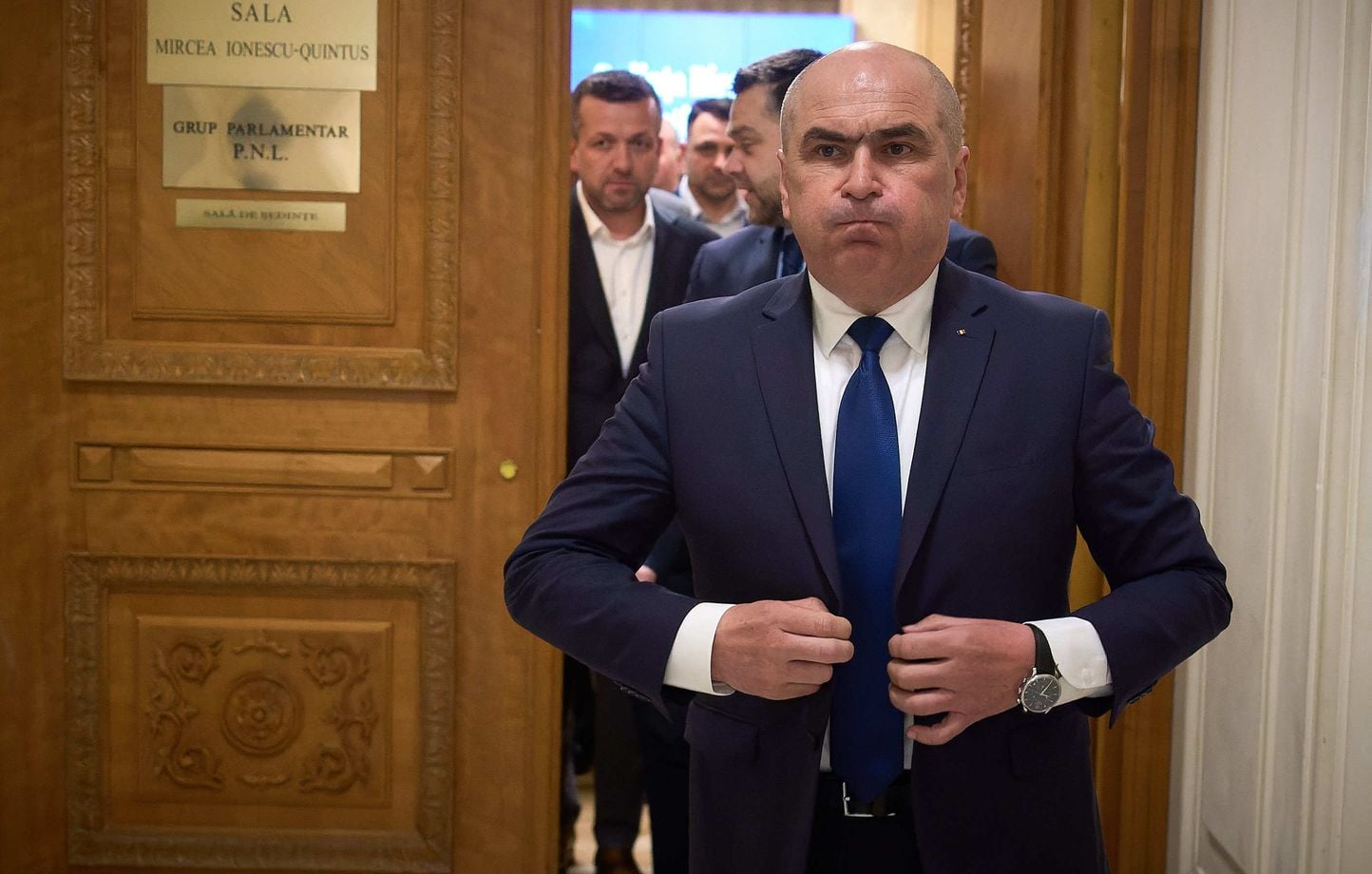 Roumanie : Le Premier ministre pro-européen renversé après moins d’un an.