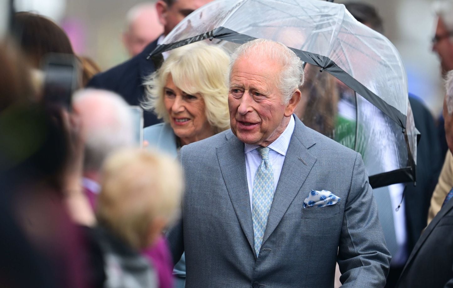 Royaume-Uni : Une radio locale annonce la mort du roi Charles III