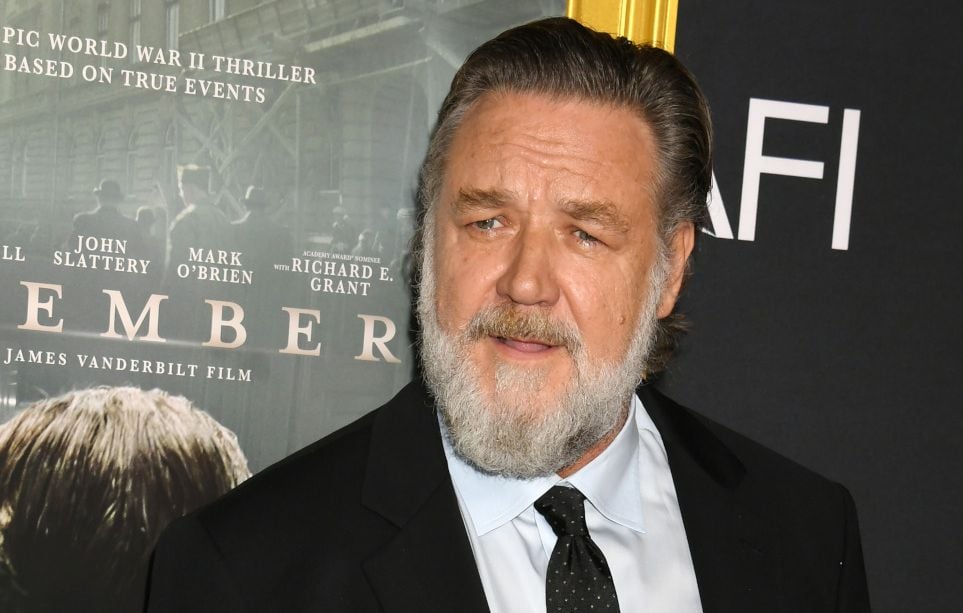 Russell Crowe se défend après avoir critiqué ses fans à Paris