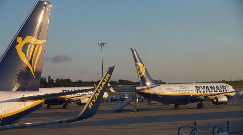 Ryanair supprime des lignes en Belgique en raison de la hausse des coûts.