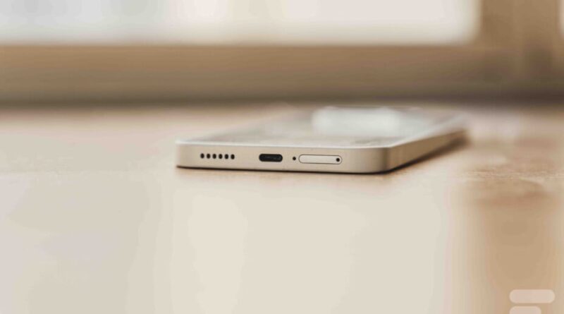 Samsung Galaxy A37 ou Nothing Phone (4a) : quel milieu de gamme choisir ?