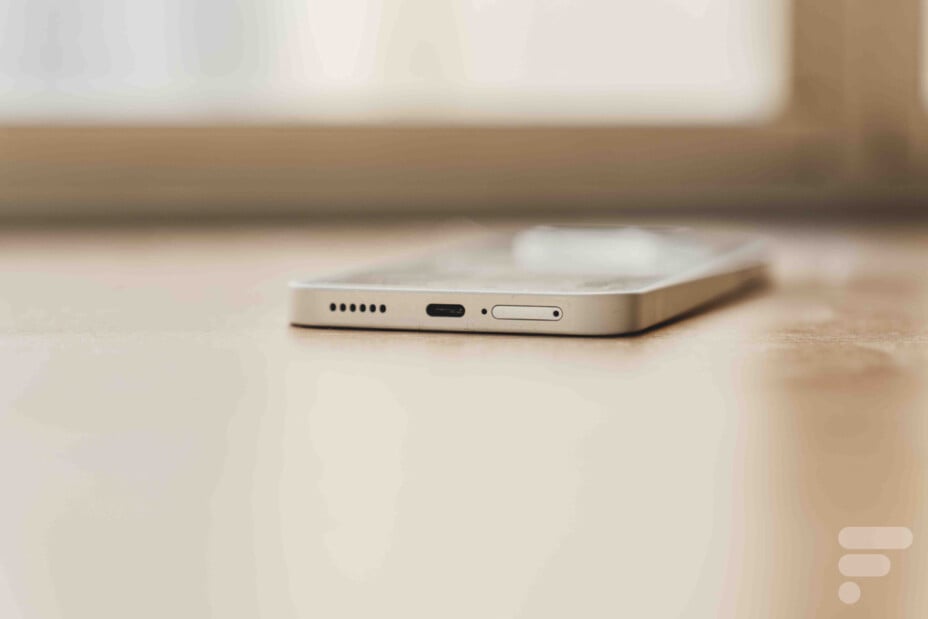 Samsung Galaxy A37 ou Nothing Phone (4a) : quel milieu de gamme choisir ?