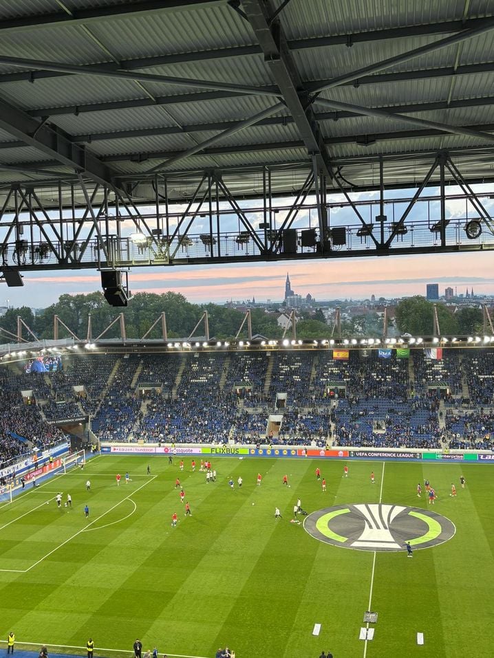 Une ville, un stade, une cathédrale. Bref, Strasbourg.