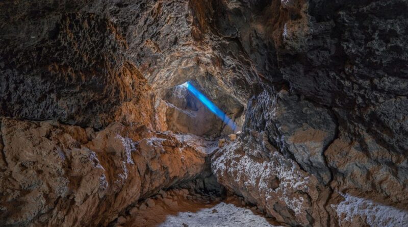 Taïwan : Un randonneur joue du saxophone dans une grotte depuis six jours