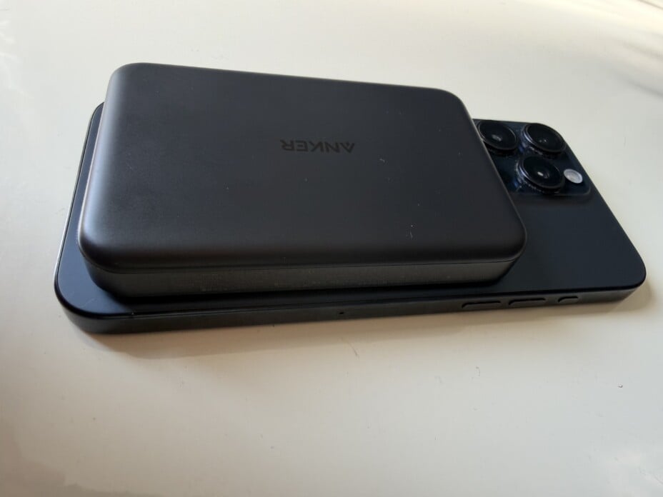 Test de l’Anker MagGo Power Bank 10K Slim : batterie sans fil compacte
