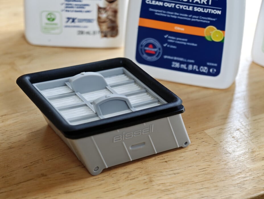 Test du Bissell CrossWave HydroScrub Pro : lave plus blanc, mais ne sèche pas.