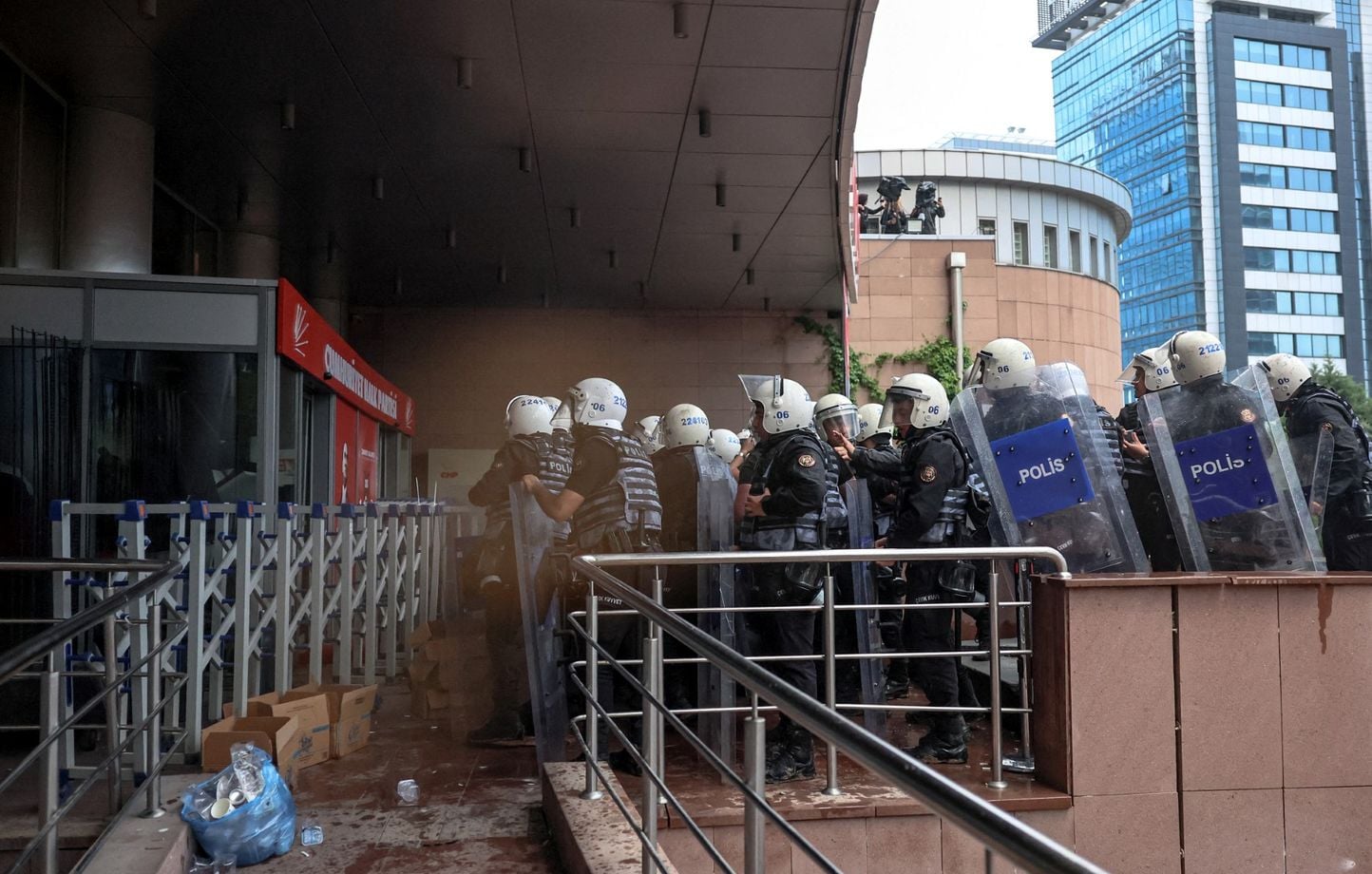 Turquie : La police ne déloge pas le chef du CHP, parti d’opposition