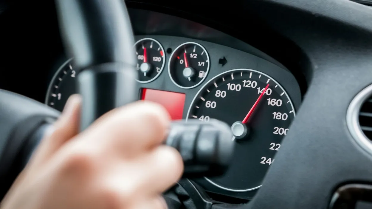 Un accident mortel sur trois lié à la vitesse : pourquoi ce goût du risque ?