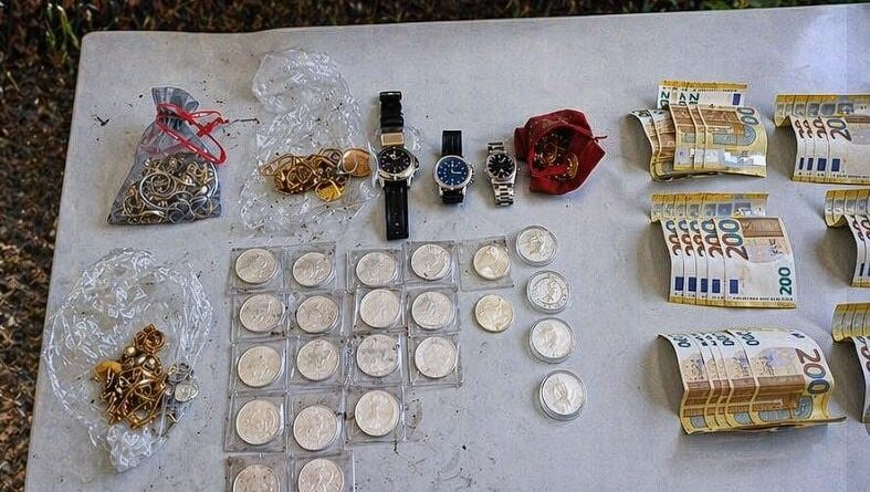 Un enfant découvre un trésor caché à Berlin : bijoux en or, montres de luxe, 6.000 euros.