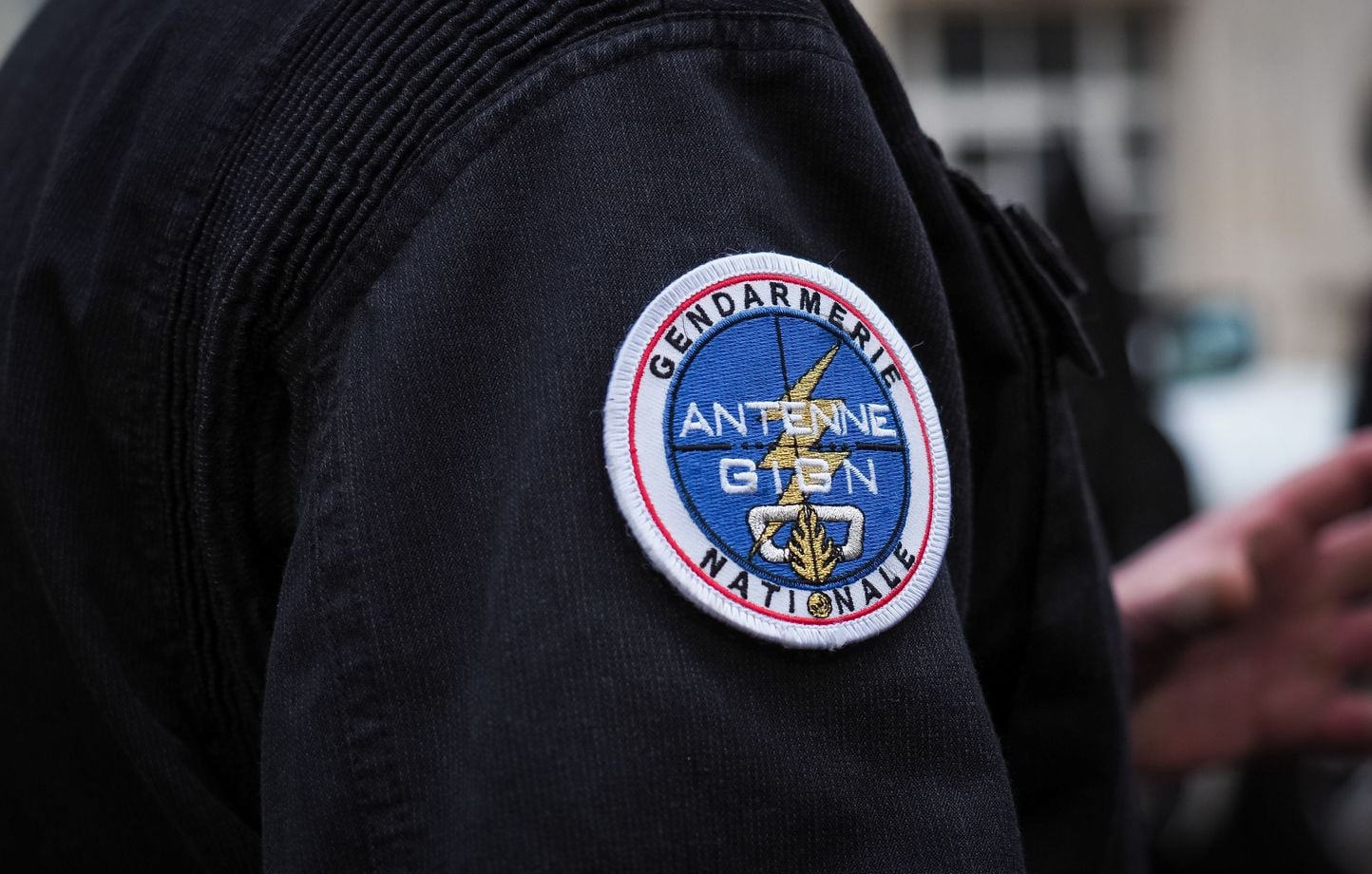 Un homme retrouvé « recouvert de sang » près de la frontière allemande, deux interpellés.