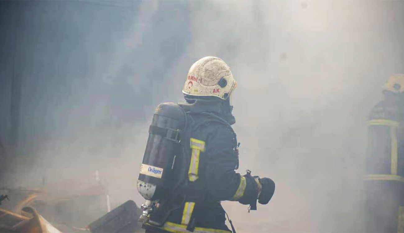 Un incendie détruit un entrepôt automobile à Ben Arous.