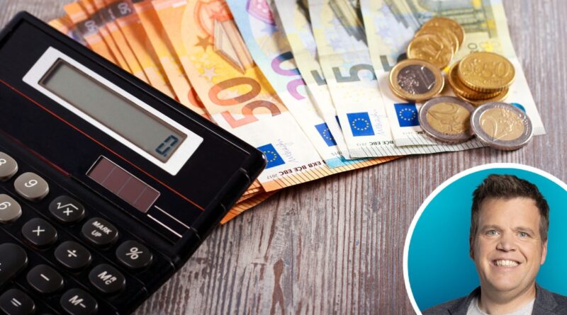 Un index qui ne dépasse pas le plafond.
