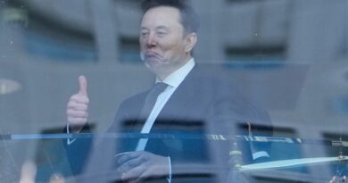 Une association française porte plainte pour homophobie contre Elon Musk.