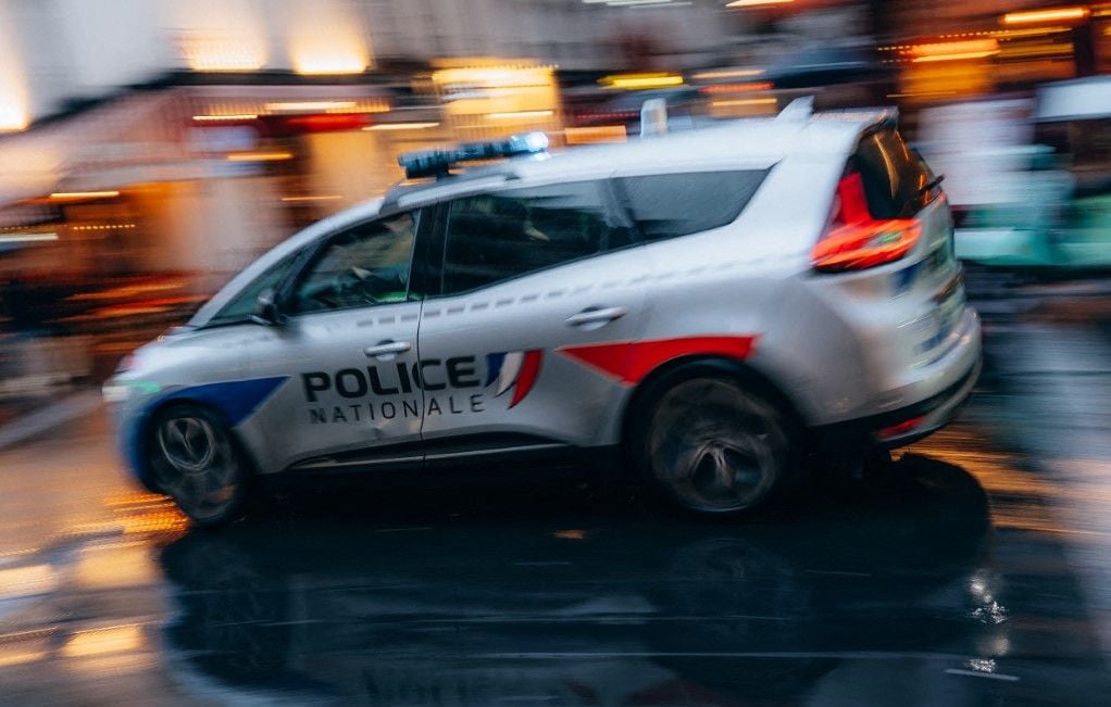 Une femme de 25 ans retrouvée morte dans sa baignoire, son conjoint suspect.