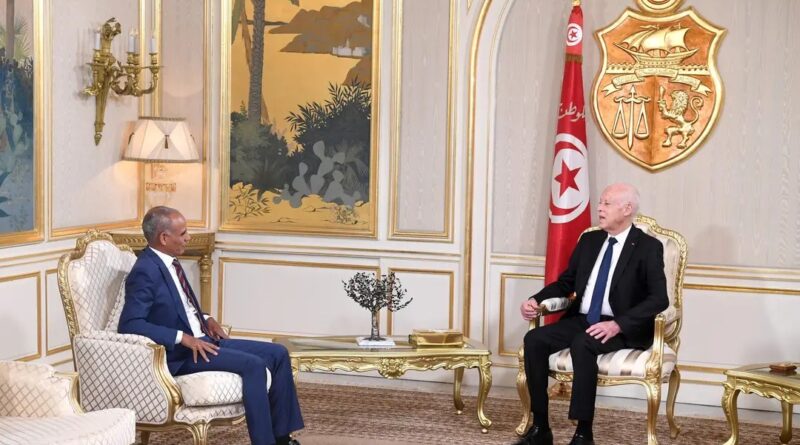 Visite d'adieu de l'ambassadeur mauritanien : Kaïs Saïed met en avant les liens fraternels.