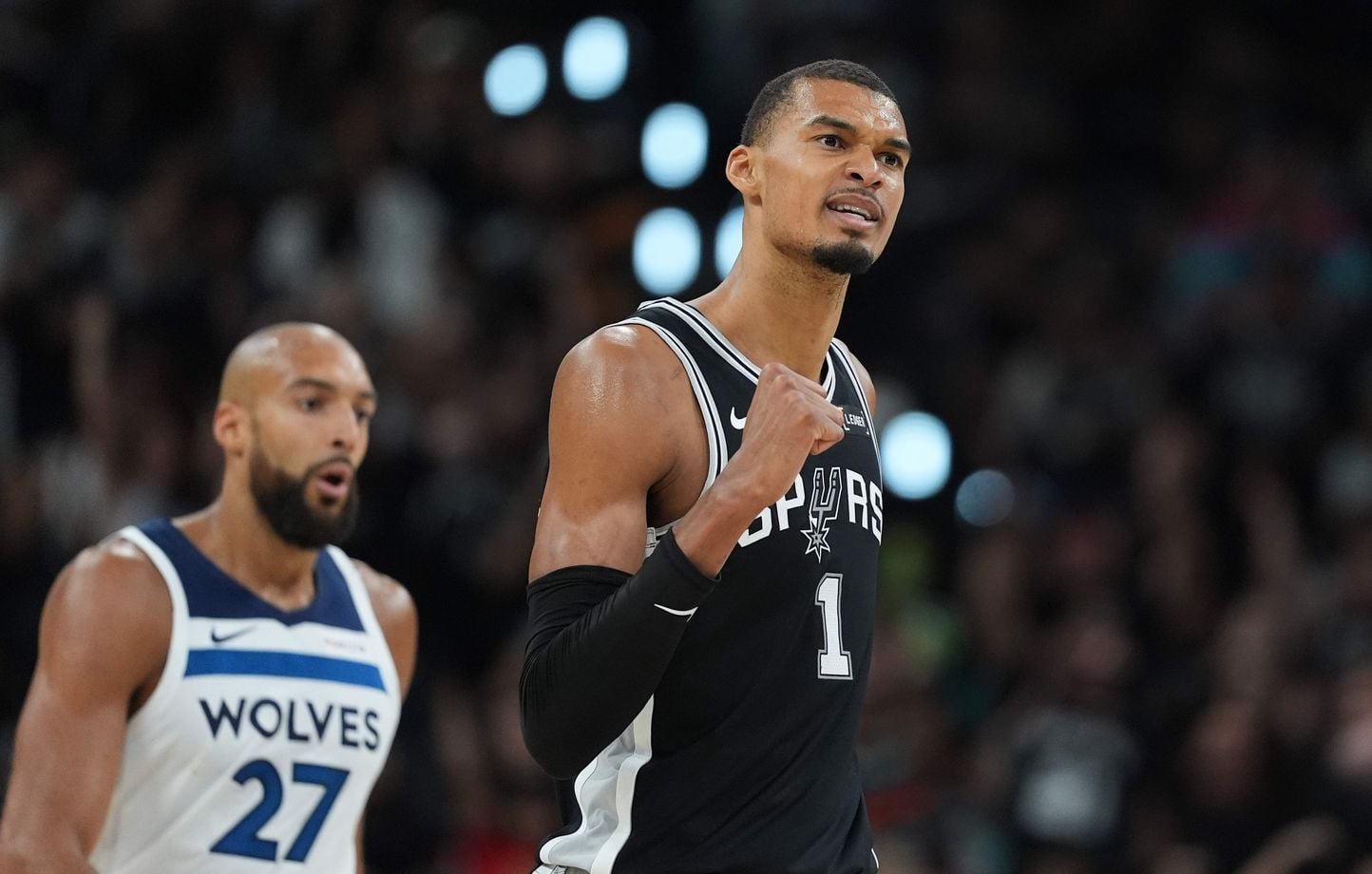 Wembanyama en playoffs NBA : Un Wemby mature rapproche les Spurs de la finale Ouest