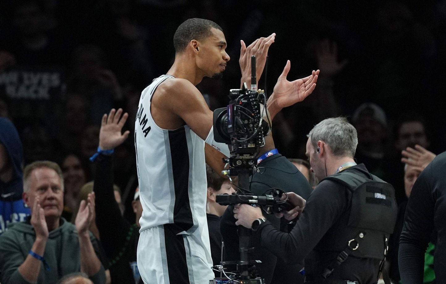 Wembanyama exclu pour coup de coude, San Antonio éliminé en playoffs