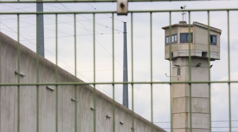 Yvelines : 25 ans de prison pour un jeune ayant tué sa compagne de 18 ans