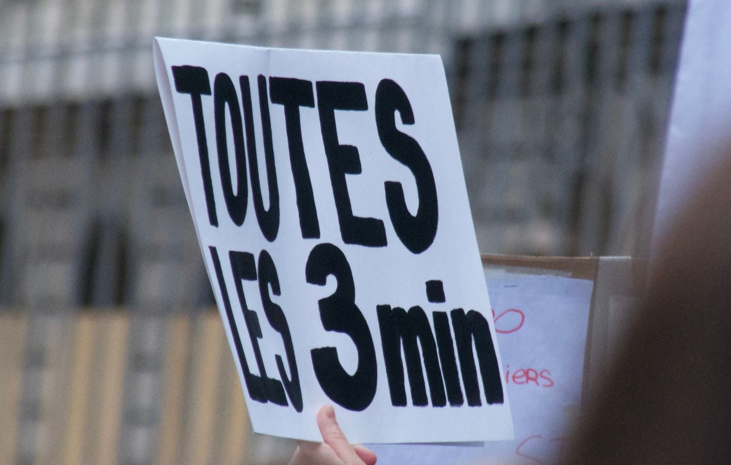 1.700 personnes dans les rues de Paris pour Lyhanna : « Peines inutiles, les pédo-filent »