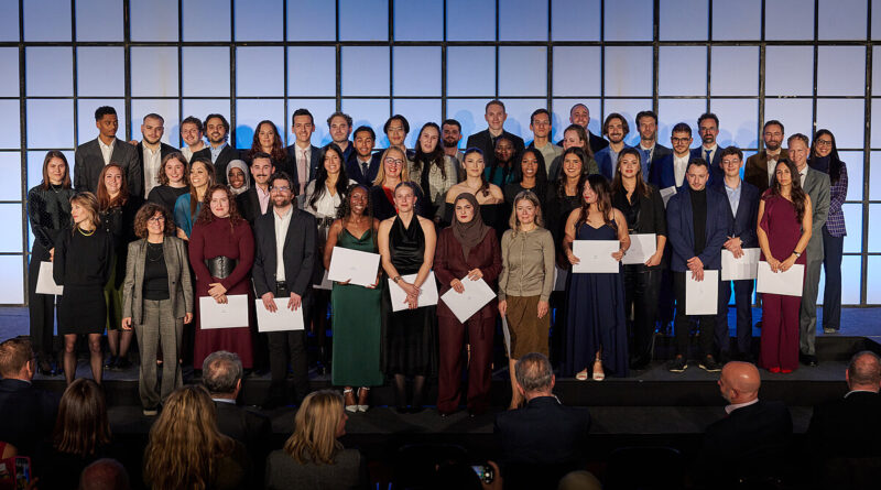 179 nouveaux diplômés et diplômées du Master