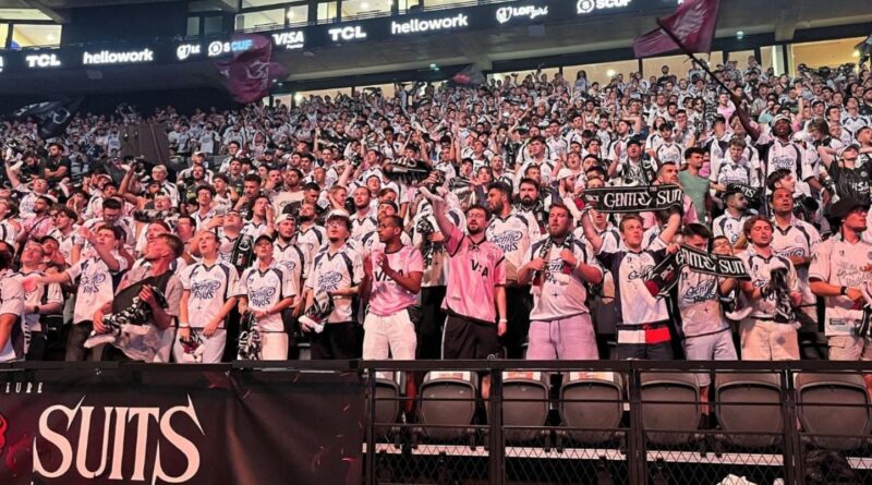 «Â On est comme une familleÂ Â» : les fans de «Â Call of DutyÂ » à Paris ne détruisent pas leur voix.