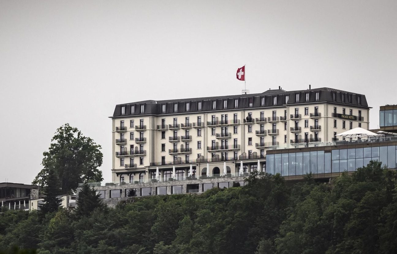Accord Etats-Unis/Iran : l'importance du Bürgenstock en Suisse pour la signature.