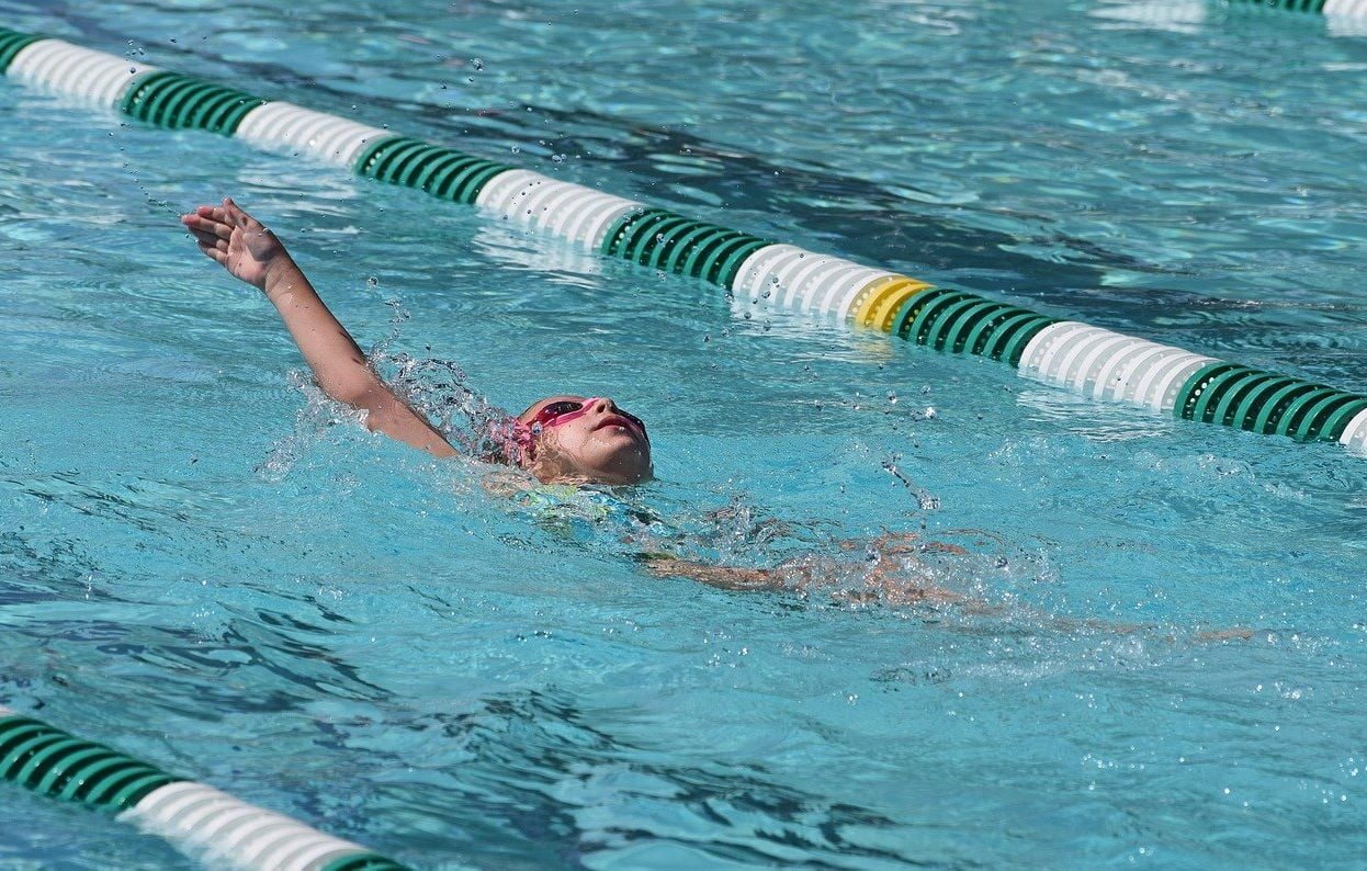 Allemagne : Une piscine municipale ne laisse pas entrer les non-germanophones.