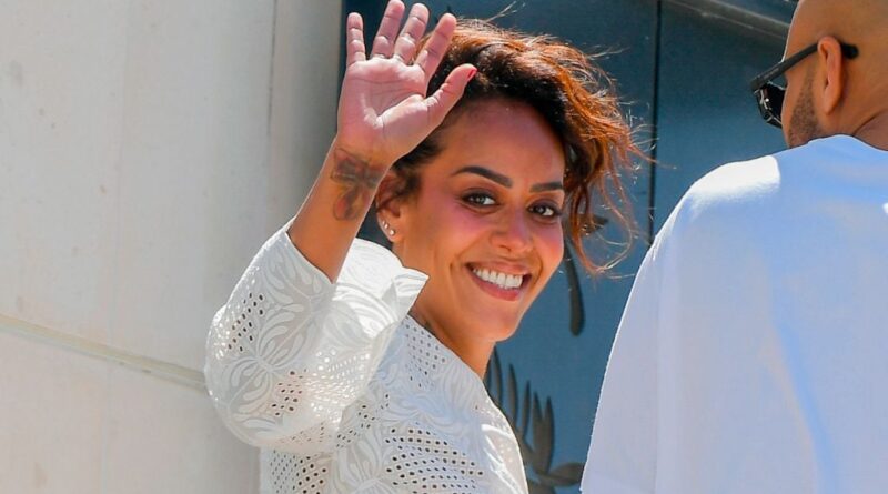 Amel Bent annule son concert à Bruay-La-Buissière après Amir.