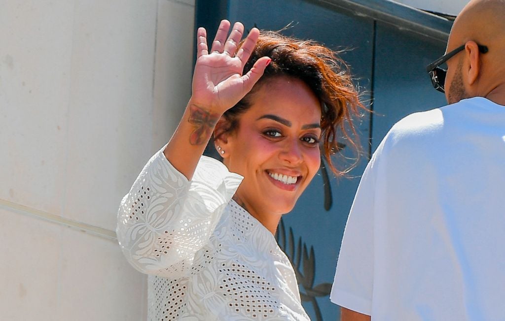 Amel Bent annule son concert à Bruay-La-Buissière après Amir.