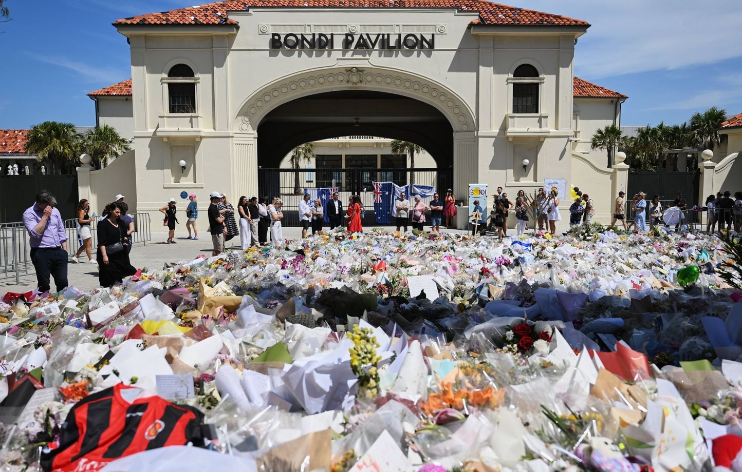 Australie : Le « héros » de l'attentat de Bondy beach, inculpé pour agression.