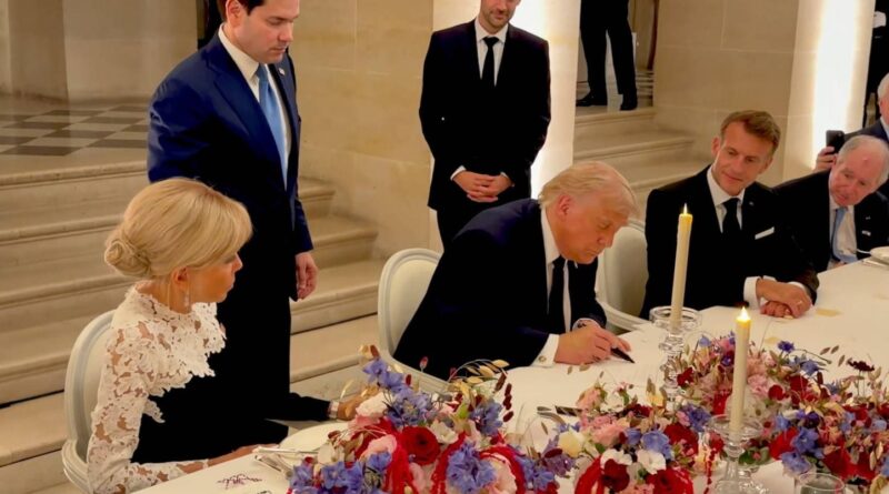 Avant l'Iran et les États-Unis, d'autres accords avaient été signés à Versailles.