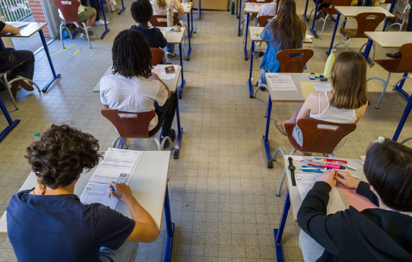 Bac 2026 : À Besançon, des lycéens ne planchent pas sur le bon sujet