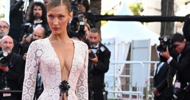Bella Hadid ne regrette pas d'avoir inquiété ses fans sur la maladie de Lyme.