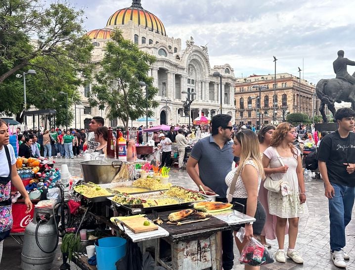 L'ambiance est chaleureuse dans le centre de Mexico en ce dimanche 22 juin. 