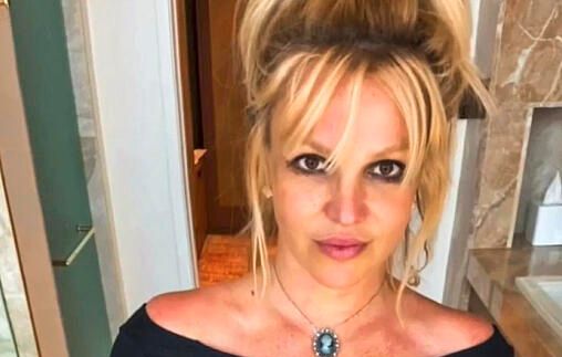 Britney Spears ne passe plus inaperçue grâce à son nouveau look.