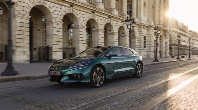 BYD déploie 3 000 stations Flash Charging en Europe, France incluse.