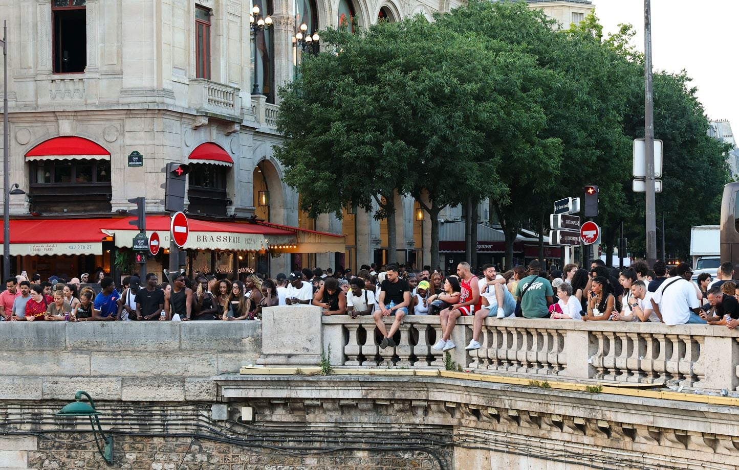 Canicule à Paris : L'alcool interdit sur la voie publique dès vendredi midi.