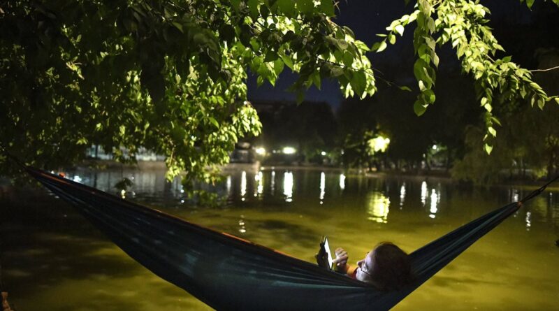 Canicule : « J'ai mis une petite veste ce matin »... Qui sont ces chanceux avec des nuits « fraîches » ?