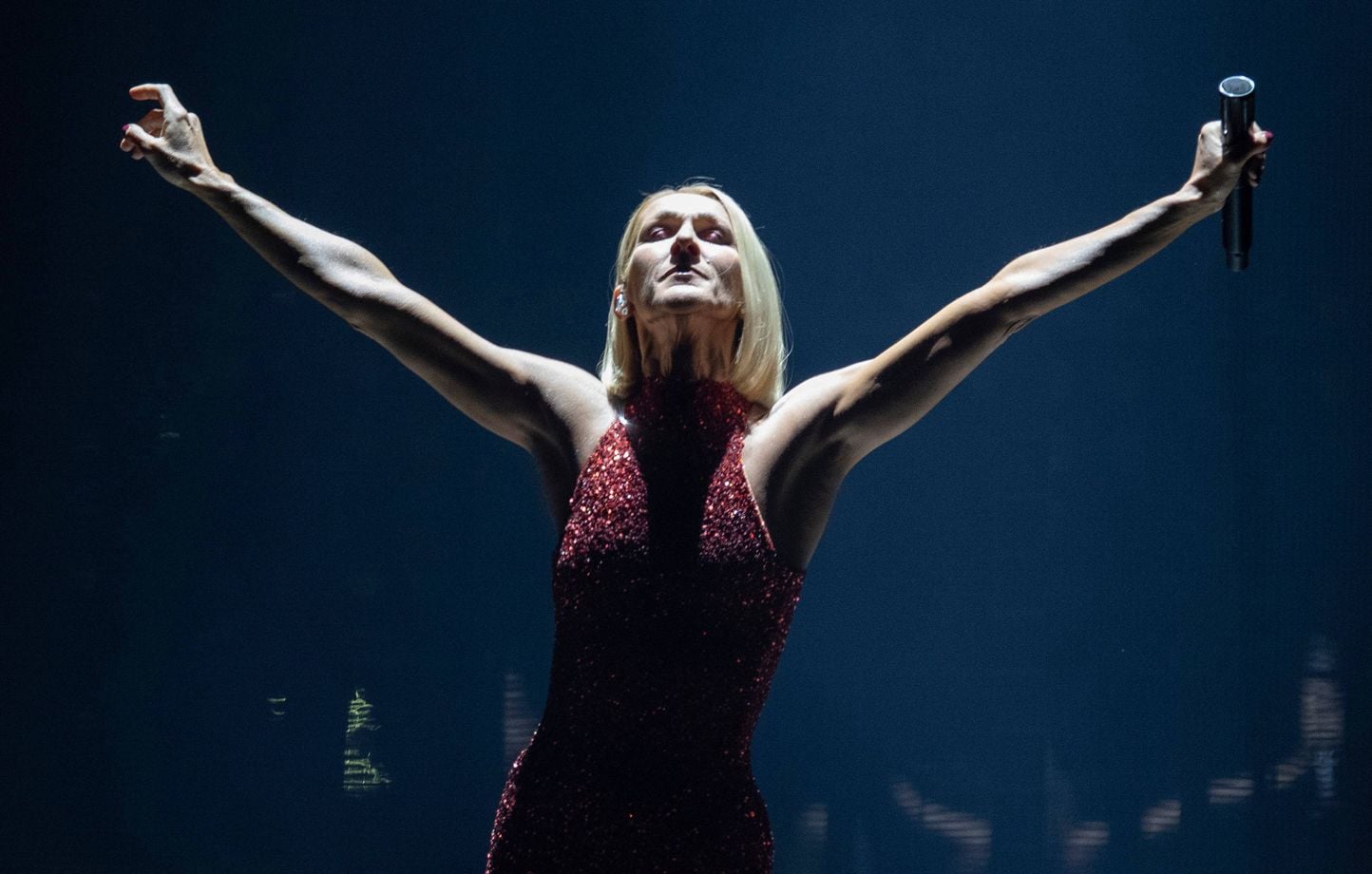 Céline Dion annonce la sortie de « Bonjour pardon merci »