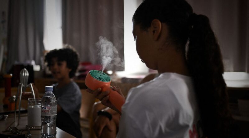 Chaleur dans les écoles : deux syndicats critiquent une circulaire "dangereuse"