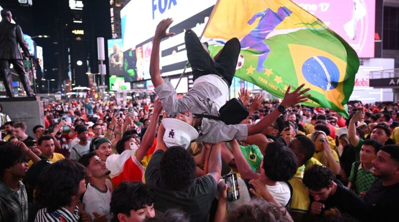 Coupe du monde 2026 : Deux Américains rémunérés pour visionner tous les matchs à Times Square