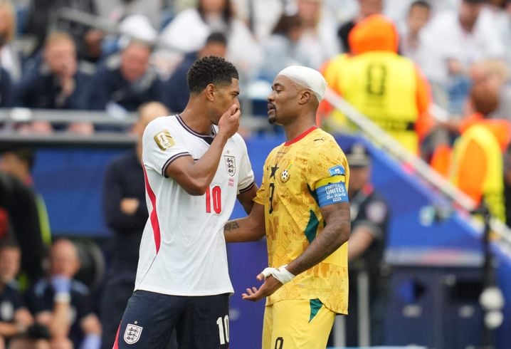 23 juin 2026, Boston, Aarhus, États-Unis : JUDE BELLINGHAM d'Angleterre et JORDAN AYEW du Ghana font un geste lors de la Coupe du Monde de la FIFA 2026 : Angleterre et Ghana. (Image de crédit : © Ulrik Pedersen/ZUMA Press Wire) /20260623_ZSP_P228_001/Zeus/2606232313