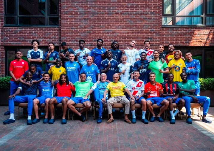 Les Bleus avec le maillot de leur club formateur.