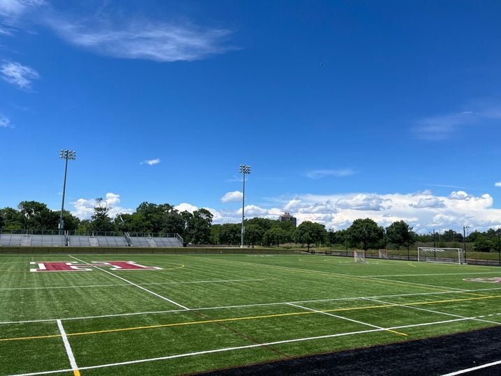 Le terrain de foot où se jouent les matchs de l'équipe de foot d'Harvard.