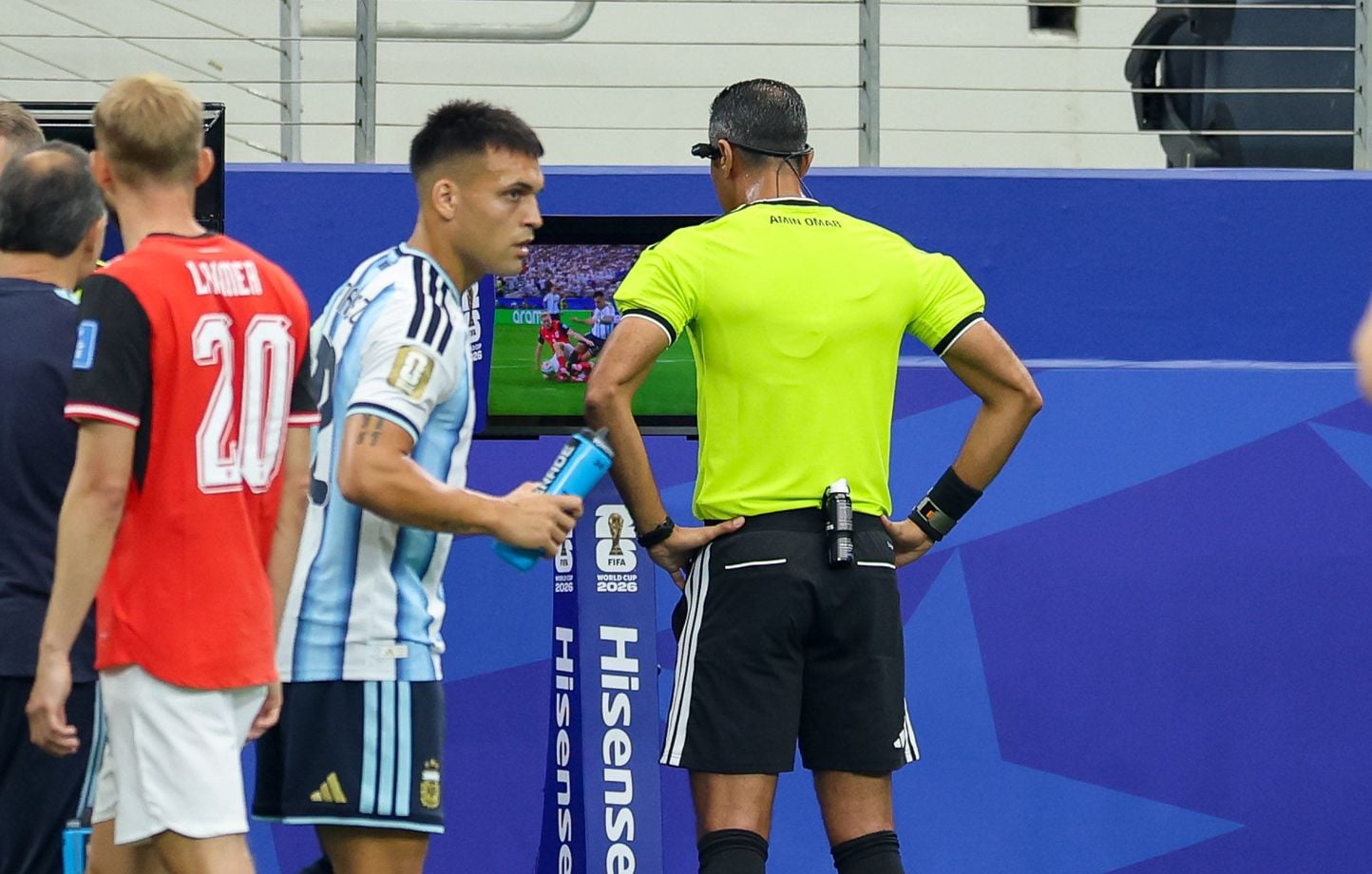 Coupe du monde 2026 : Penalty oublié pour le Ghana, Messi pas expulsé… Que fait la VAR ?