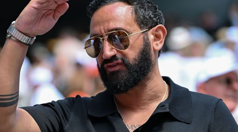 Cyril Hanouna annonce sa rentrée 2026 télé et radio : départs, arrivées, salaires.