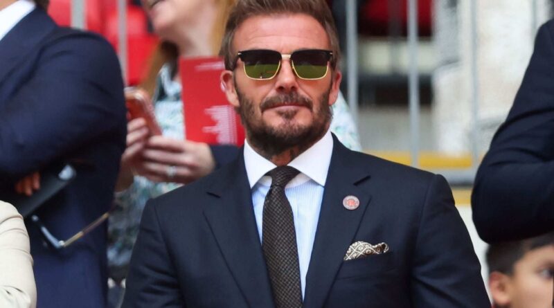 David Beckham, déjà honoré d'une statue, obtient son étoile à Hollywood.