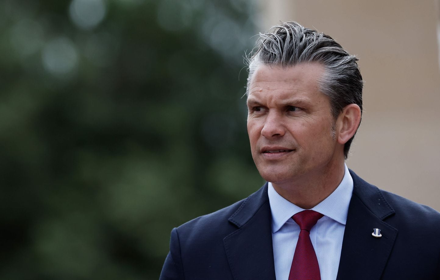 Débarquement en Normandie : le secrétaire américain à la Défense veut un réarmement européen