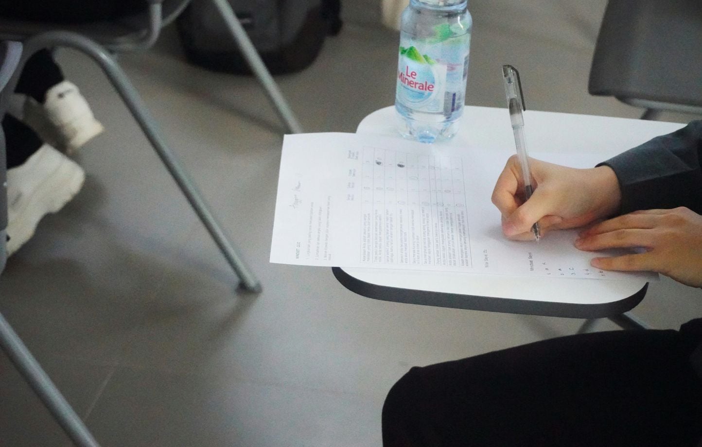 Des anciens tricheurs du baccalauréat témoignent du Système D.